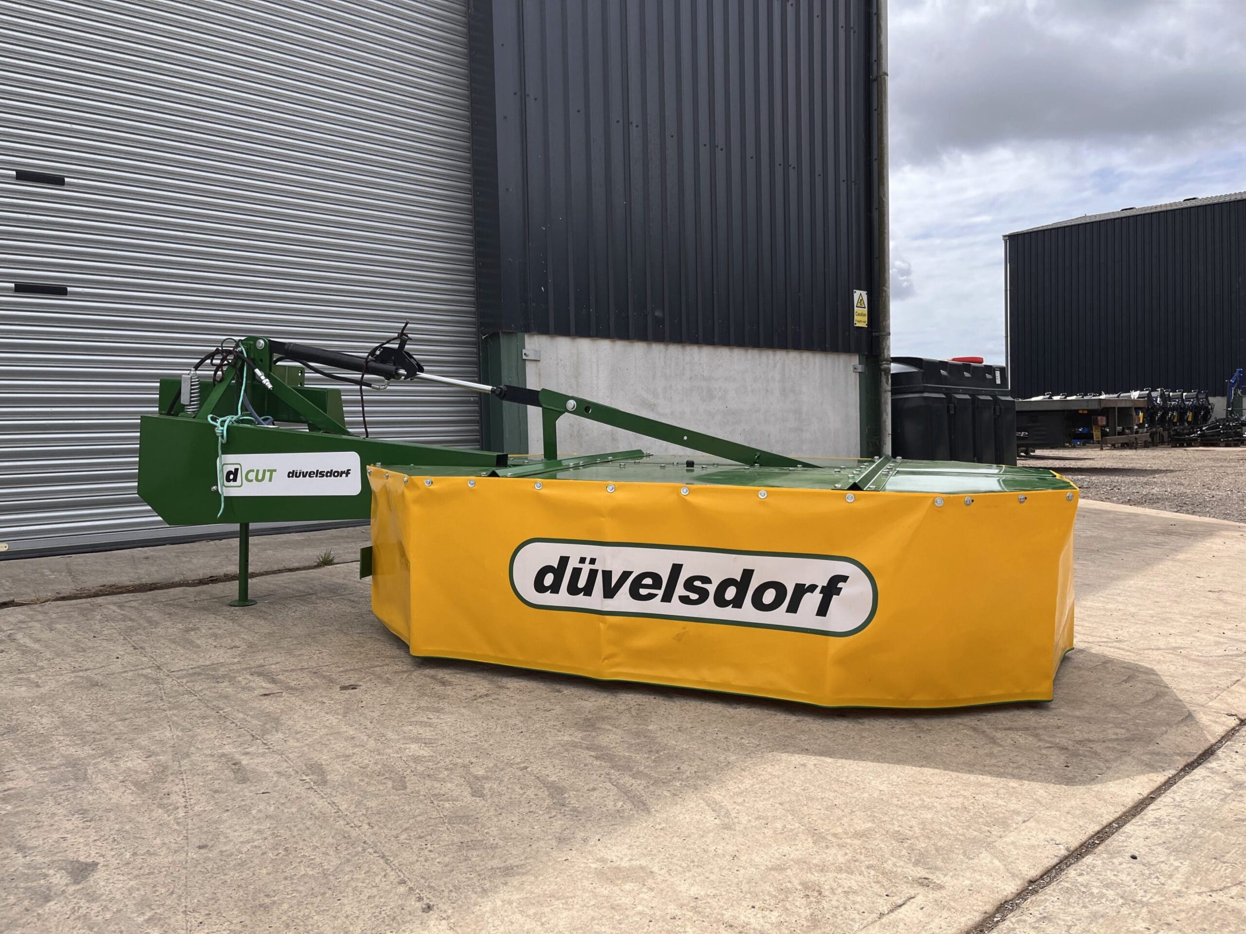 New Duvelsdorf Hydraulic Lifting dCUT 1.85m Twin Drum Mower