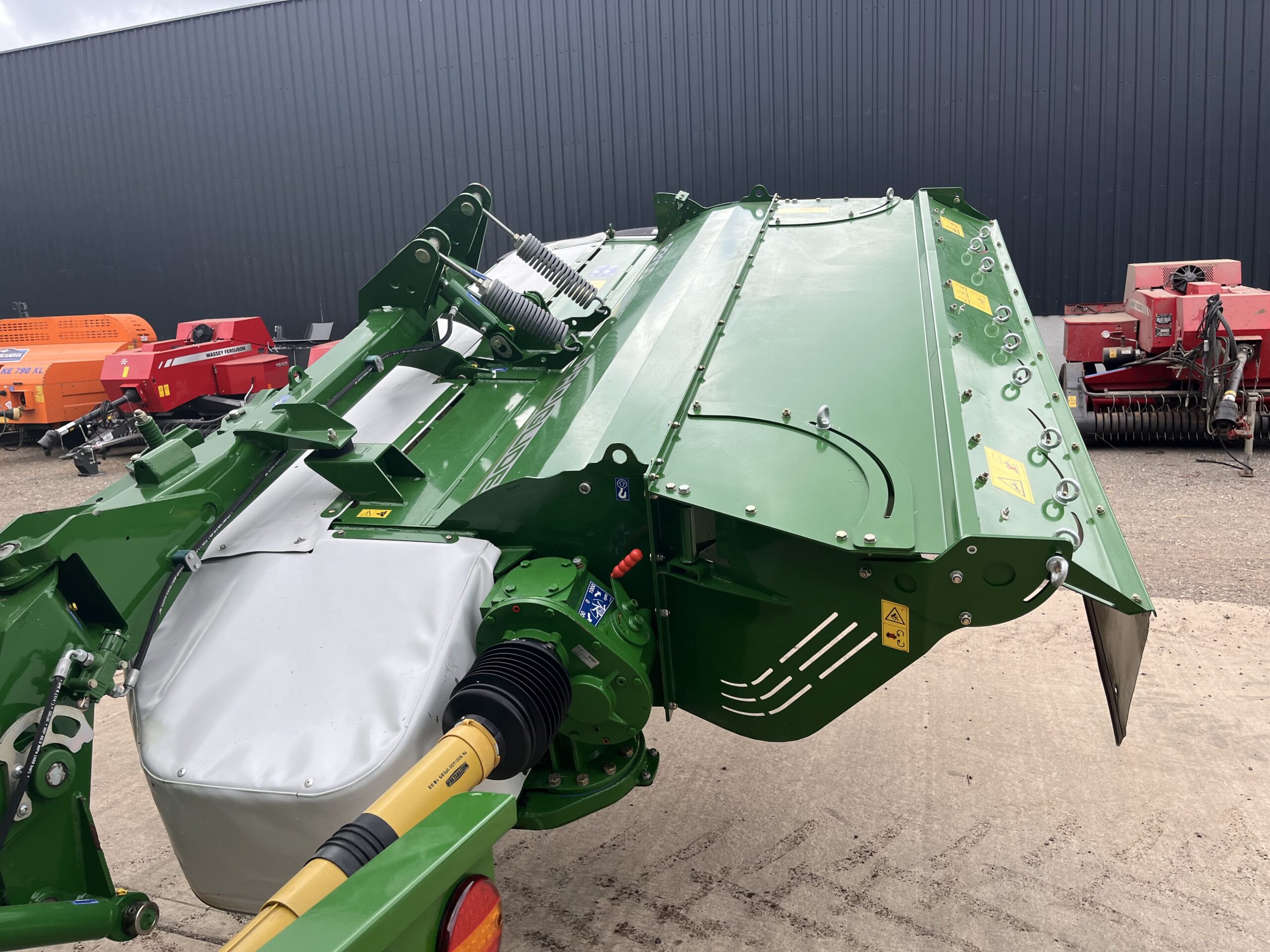 2022 McHale Pro Glide R3100 Rear Mower - Image 2